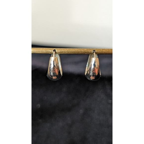 Diamond Cut Marked 925 Silver Oblong Huggie 1/2" Hoop Earrings - Picture 2 of 5